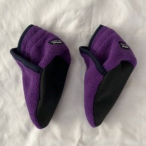 [PATAGONIA] baby booties and mittens (6-12mo)